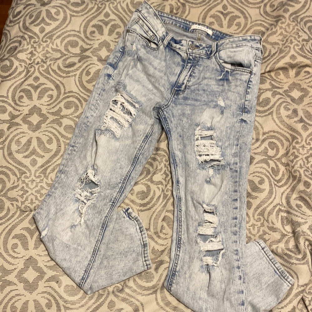 Light wash girlfriend jeans